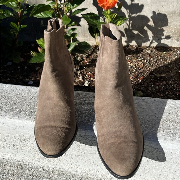 Eileen Fisher Suede Booties size 9 - Picture 10 of 12